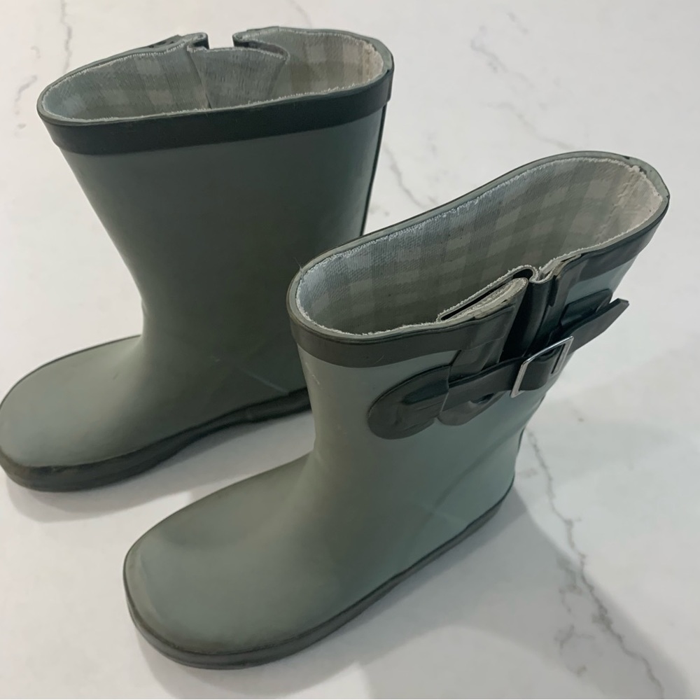 Girls Whim & Wander sage rain boots